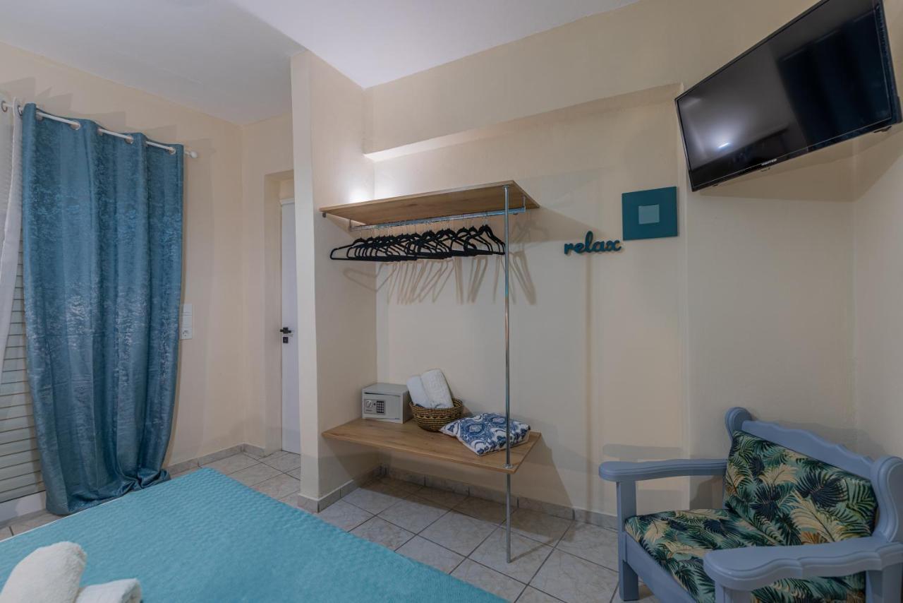 Sarita's & Apartment *